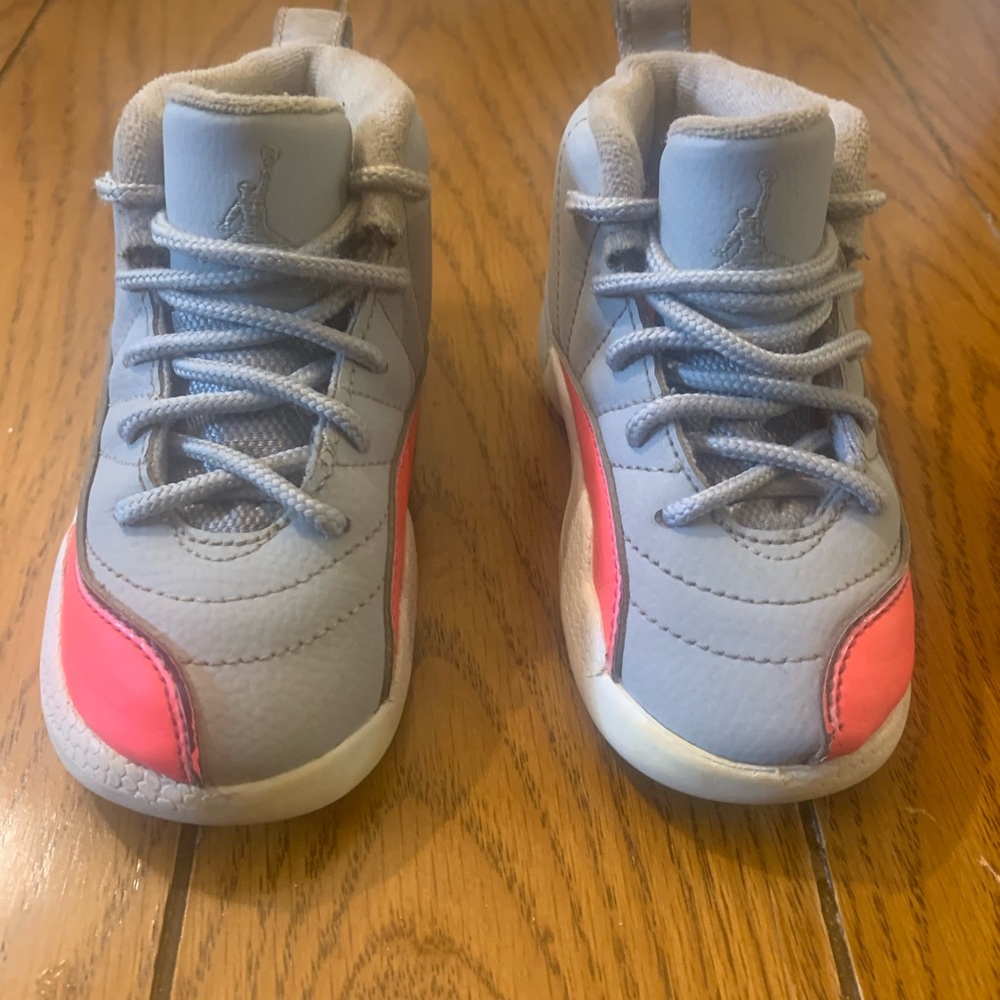 Jordan 12 - Picture 3 of 6